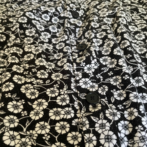 LOFT Floral Skirt (M) - Picture 2 of 4